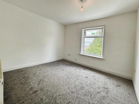 3 bed Terraced for sale Image 9