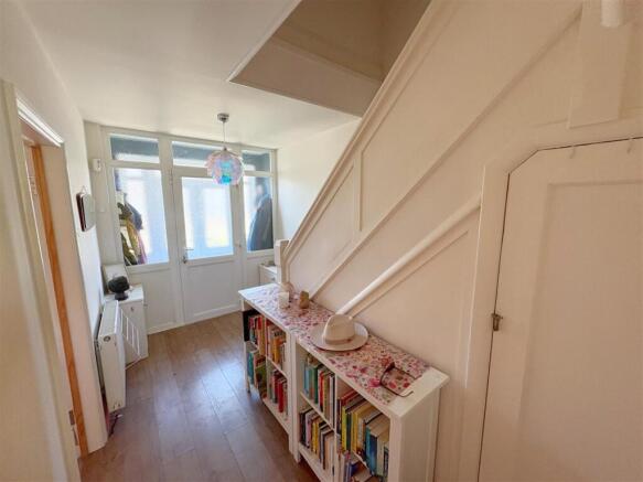 Stoneleigh Crescent, Bristol photo 4