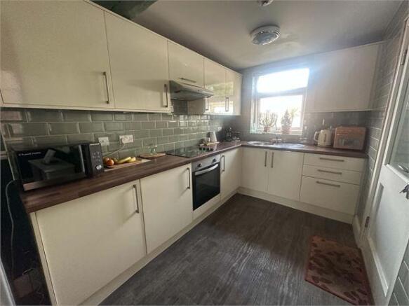 2 bed Semi-Detached for sale Image 7