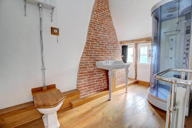 En-suite bed 2