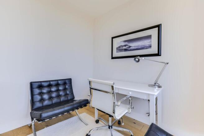 3 bed Flat for sale Image 6