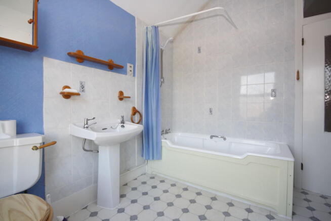 Photo 4