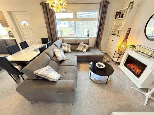 Lounge/Dining Room
