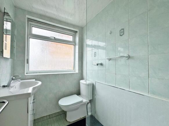 3 bed Semi-Detached Bungalow for sale Image 8