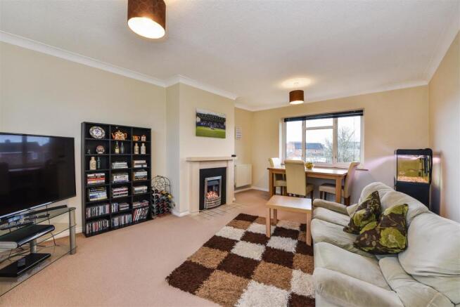 Sitting/Dining Room