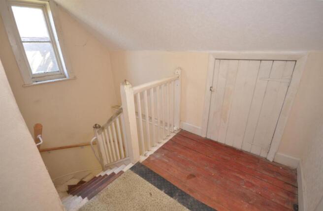 FIRST FLOOR LANDING