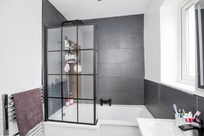 2 bed Terraced for sale Image 7