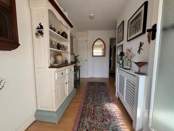 4 bed House for sale Image 7