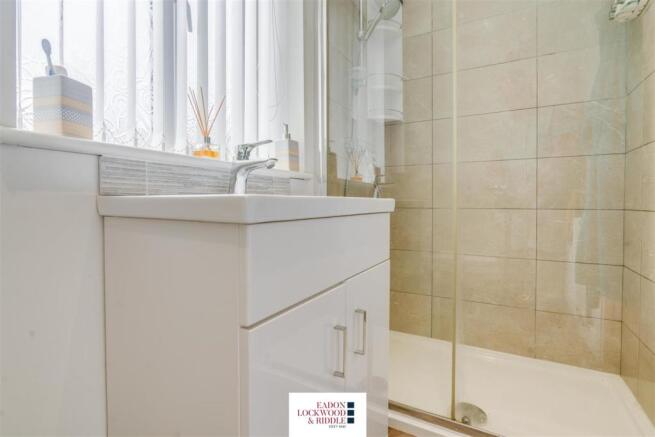 Ensuite 1-2.jpg