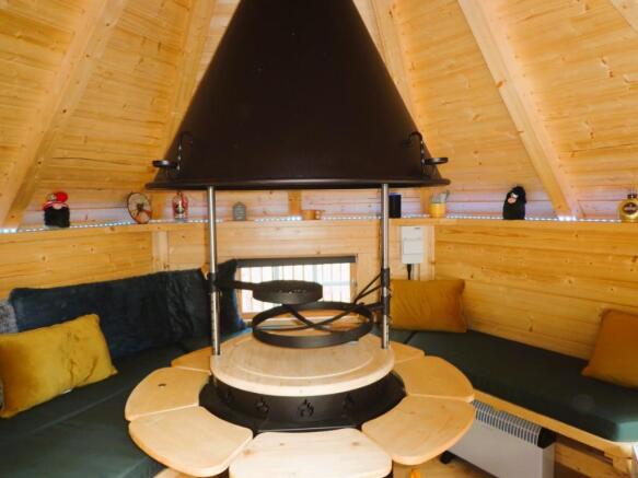 BBQ HUT INTERIOR