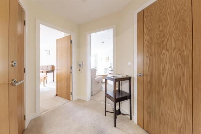 Oakwood Court0016.jpg