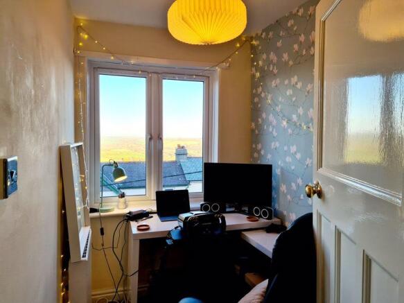 Bedroom 3/Study