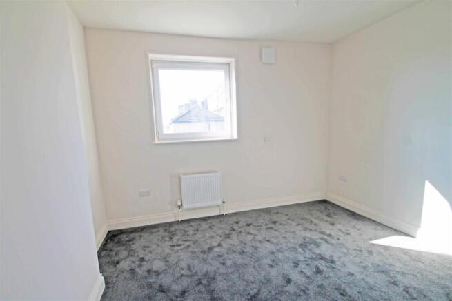 ROOM (2)