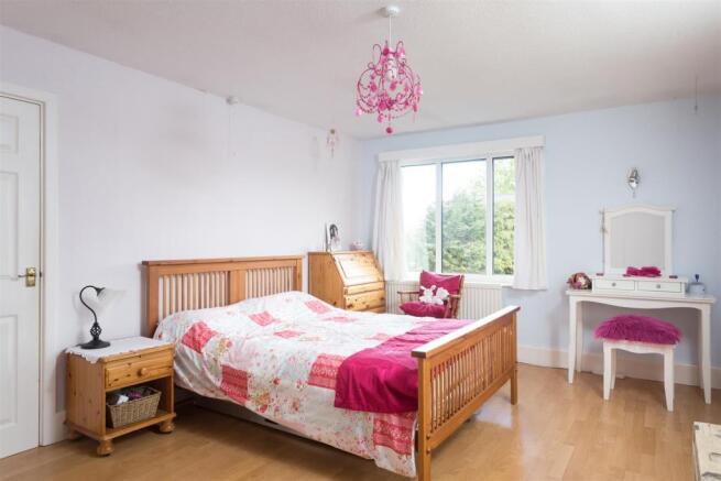 BEDROOM 2