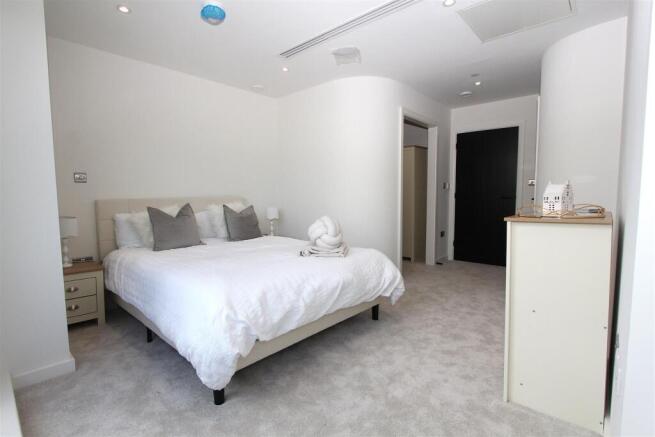 1 bed Apartment to rent Image 5