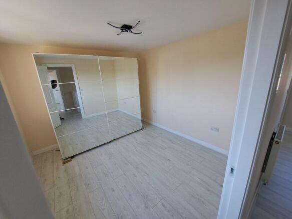 4 bed Detached to rent Image 9
