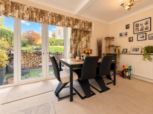 4 bed Detached for sale Image 4