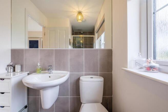 068-2_Hunterfield_Place_Carluke_ML84GY.jpg
