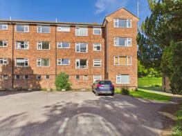 14, Cookham Court, Plantation Road, Amersham HP6 6JA