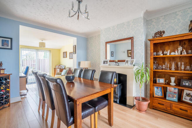 5 bed Semi-Detached for sale Image 6