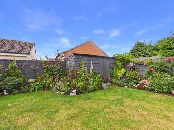 2 bed Semi-Detached Bungalow for sale Image 12