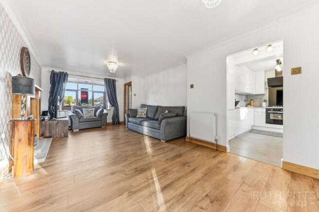 4 bed Semi-Detached for sale Image 7