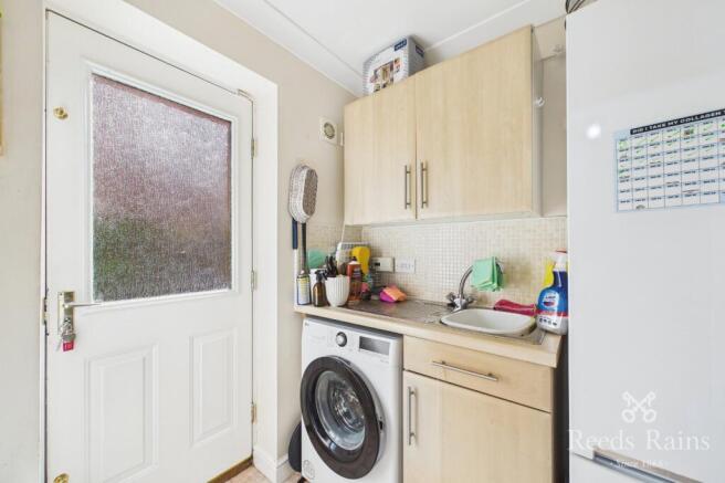 5 bed Detached for sale Image 12