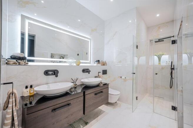 3 bed Flat to rent Image 9