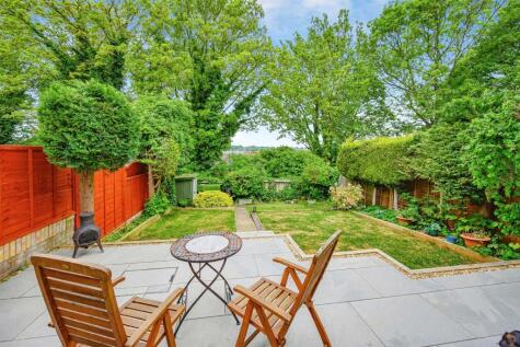 Caernarvon Close, Hemel Hempstead