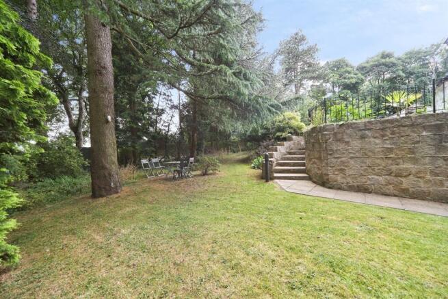 2 bed Flat for sale Image 4