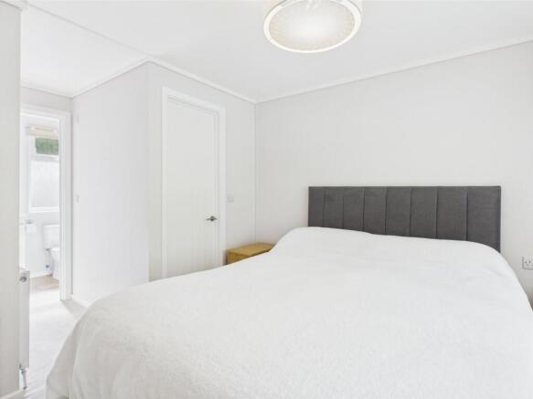 2 bed Park Home for sale Image 9