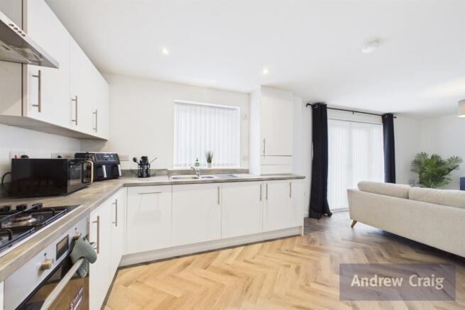 Open-Plan Kitchen/Lo