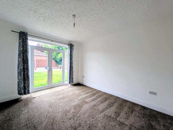 3 bed Detached to rent Image 5