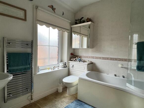 2 bed Flat for sale Image 9