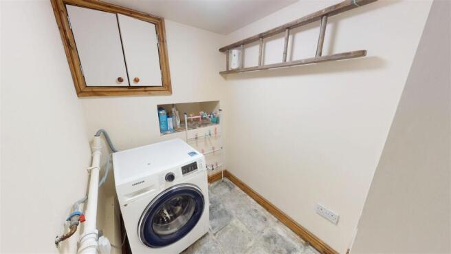 3 bed Semi-Detached Bungalow for sale Image 10