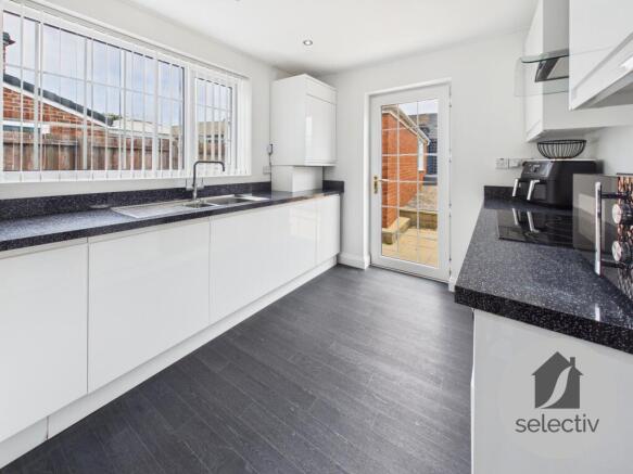 3 bed Semi-Detached Bungalow for sale Image 7