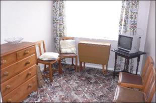BEDROOM/DINING ROOM