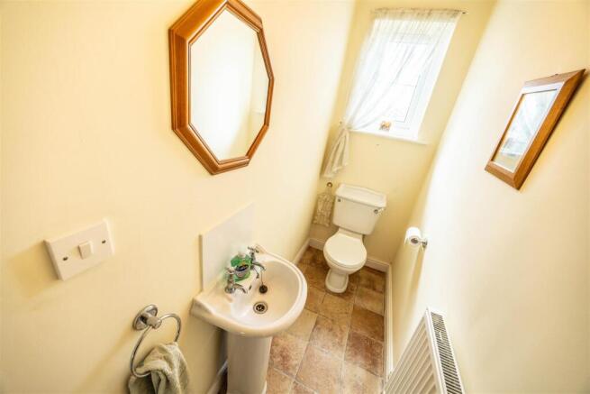 3 bed Detached for sale Image 9