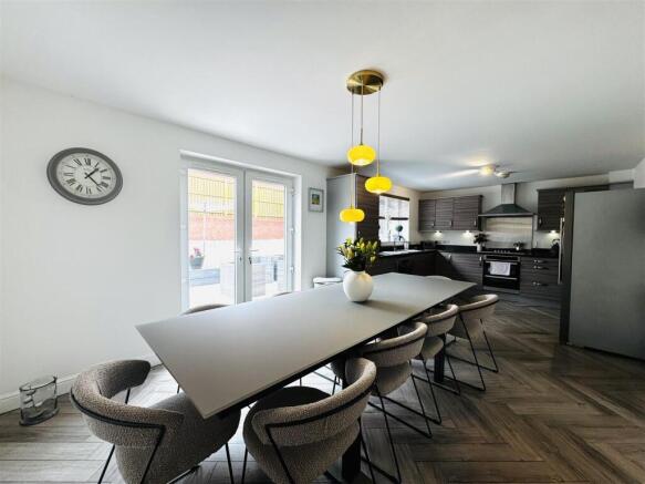 Kitchen/Dining
