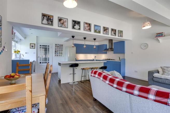 3 bed Detached for sale Image 4