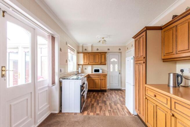 Kitchen / Dining Roo