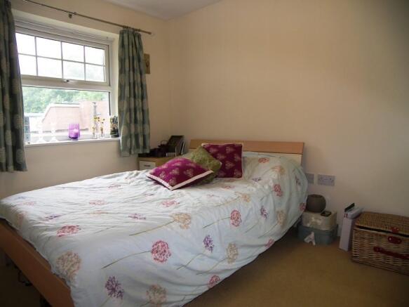 MAIN BEDROOM
