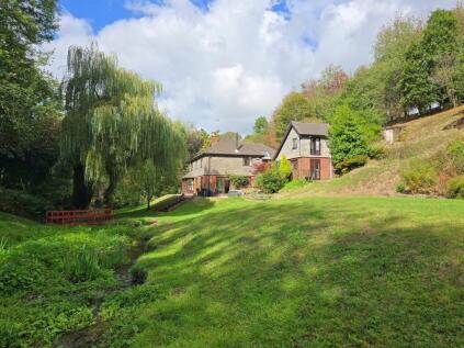 Victoria Terrace, Milton Combe, Yelverton, PL20 6HL