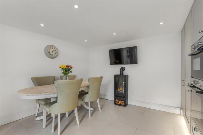 2 bed Terraced for sale Image 8