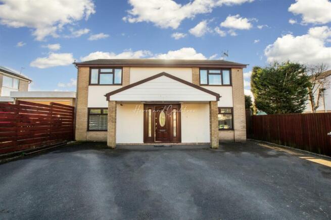 Pine Tree Close, Radyr, HernCrabtree (14).jpg