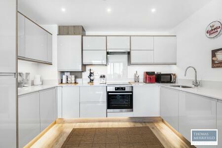 Kitchen 2.jpg
