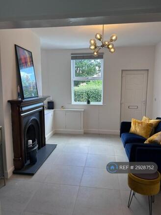 2 bed Terraced to rent Image 4
