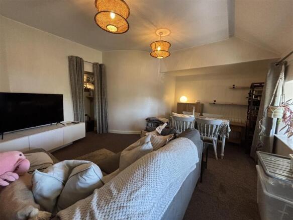 2 bed Duplex to rent Image 4