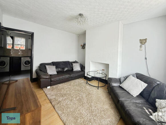 2 bed Terraced for sale Image 5