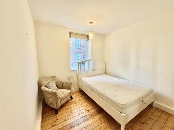 bed 2.jpg